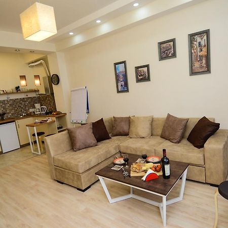 B-Lax Apartment Τυφλίδα Εξωτερικό φωτογραφία